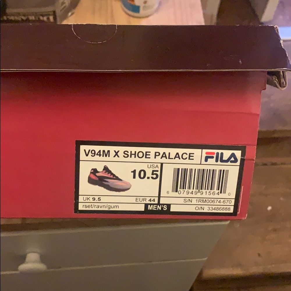 Size 10.5 Fila V94M X Shoe Palace